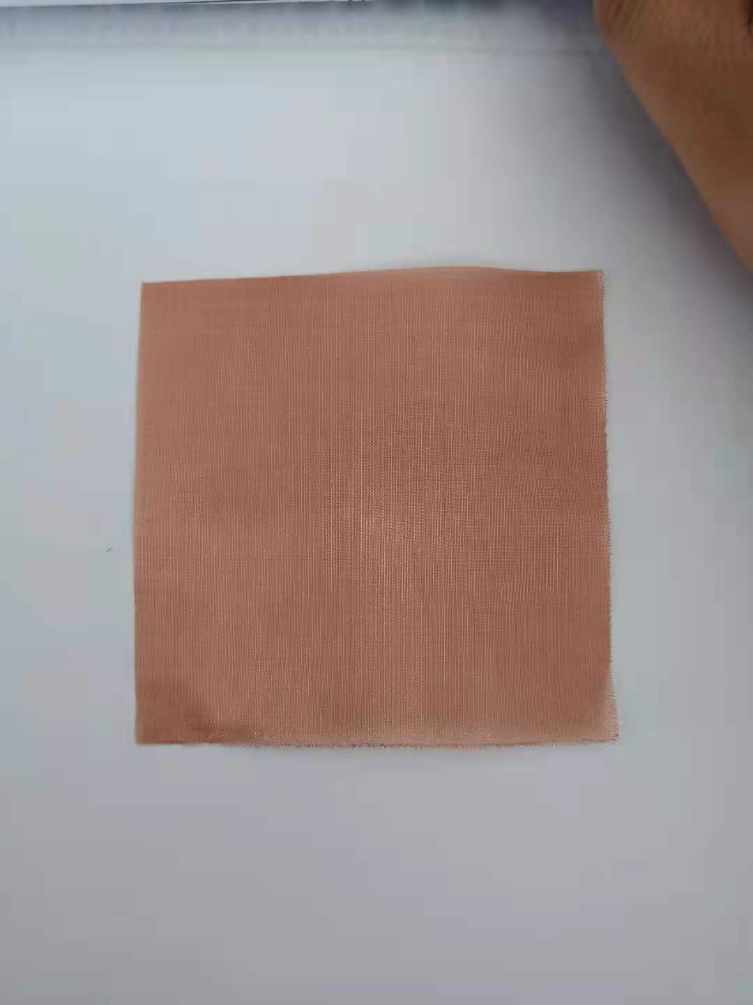 Lưới dệt đồng màu đỏ